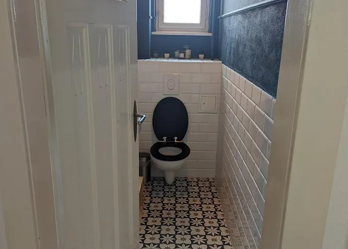 Cozy Historic Apartment, Sauna * וופרטל